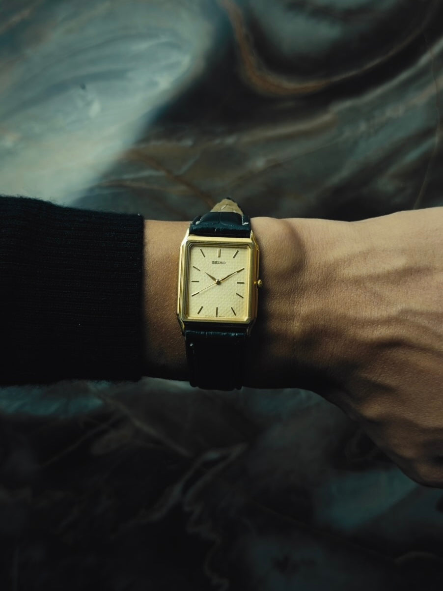 SEIKO Rectangular Gold Textured Dial Quartz 1990｜セイコー ヴィンテージ時計 - 2