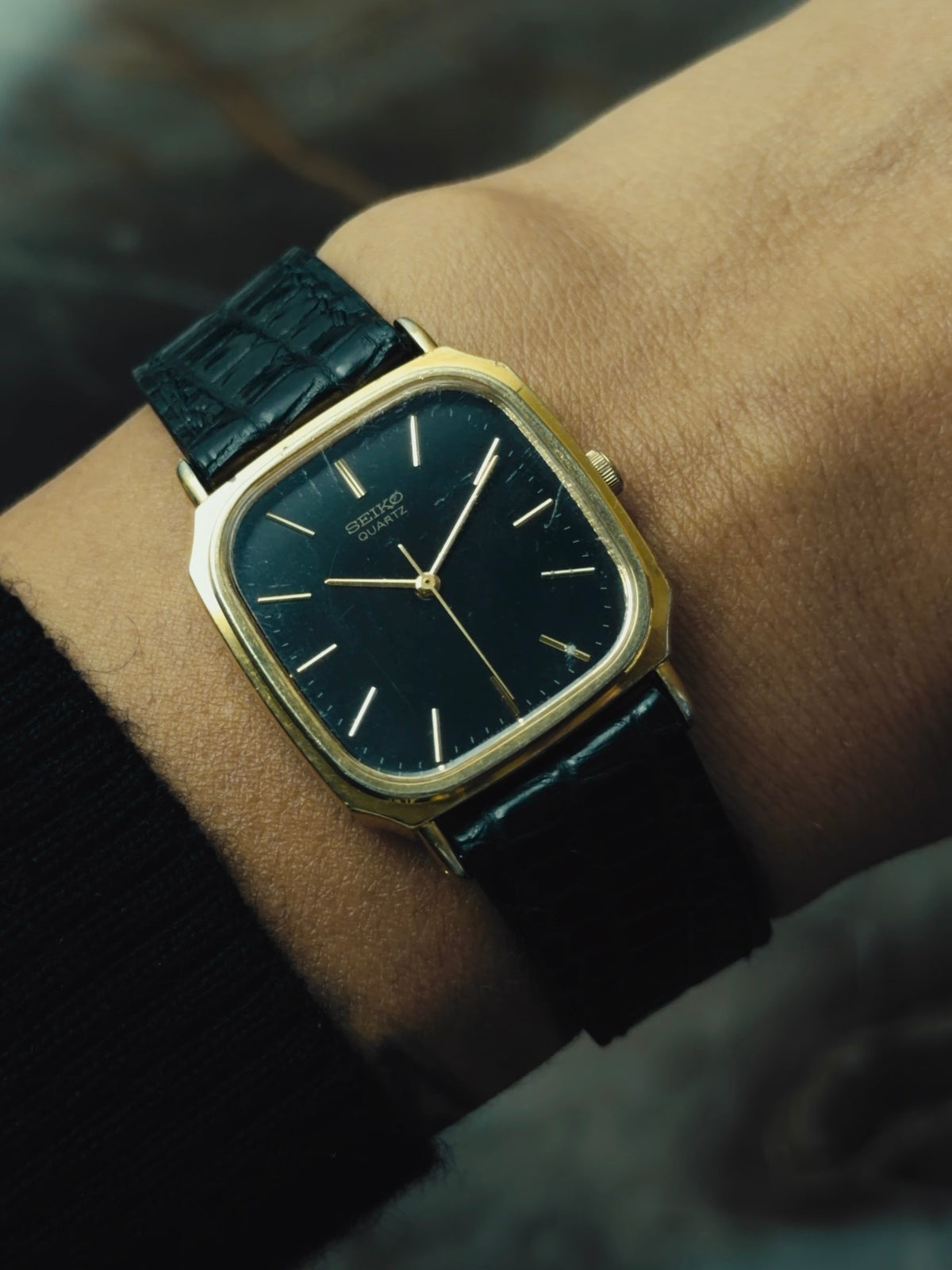 SEIKO Black Dial Gold Tone Cushion 1985