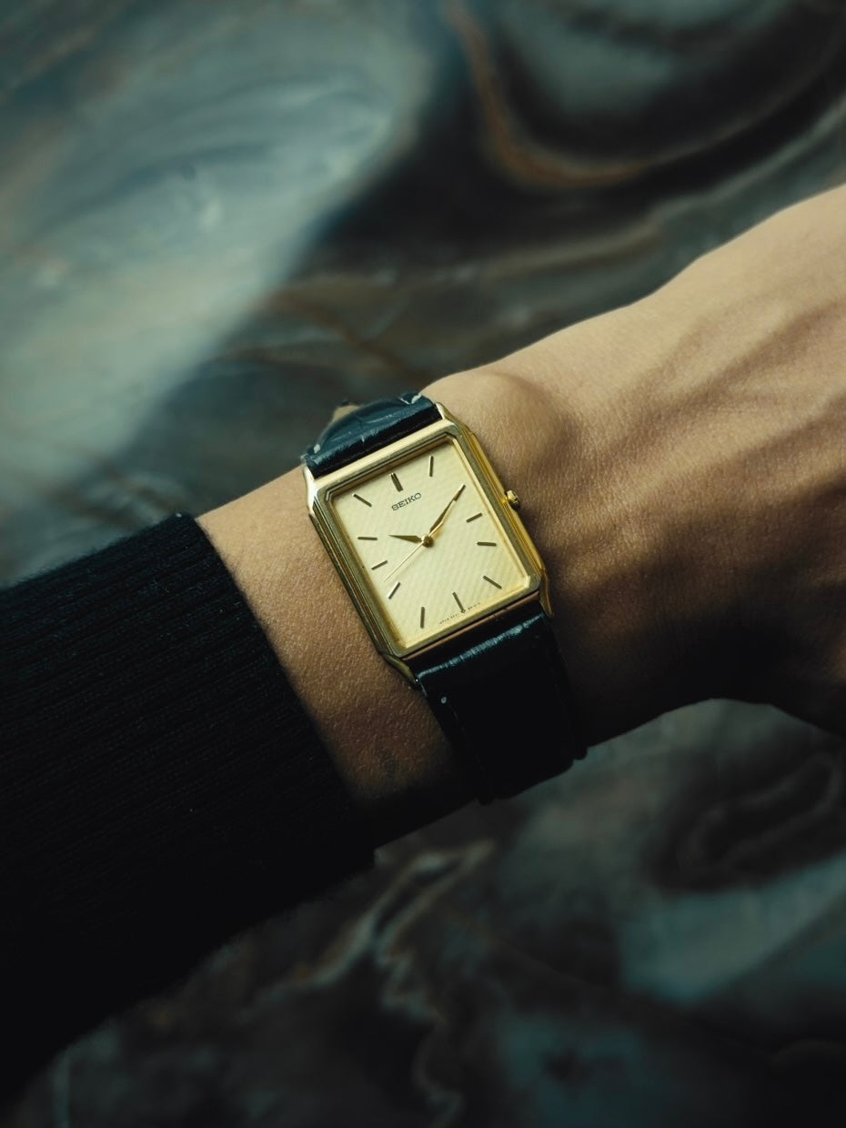 SEIKO Rectangular Gold Textured Dial Quartz 1990｜セイコー ヴィンテージ時計 - 3