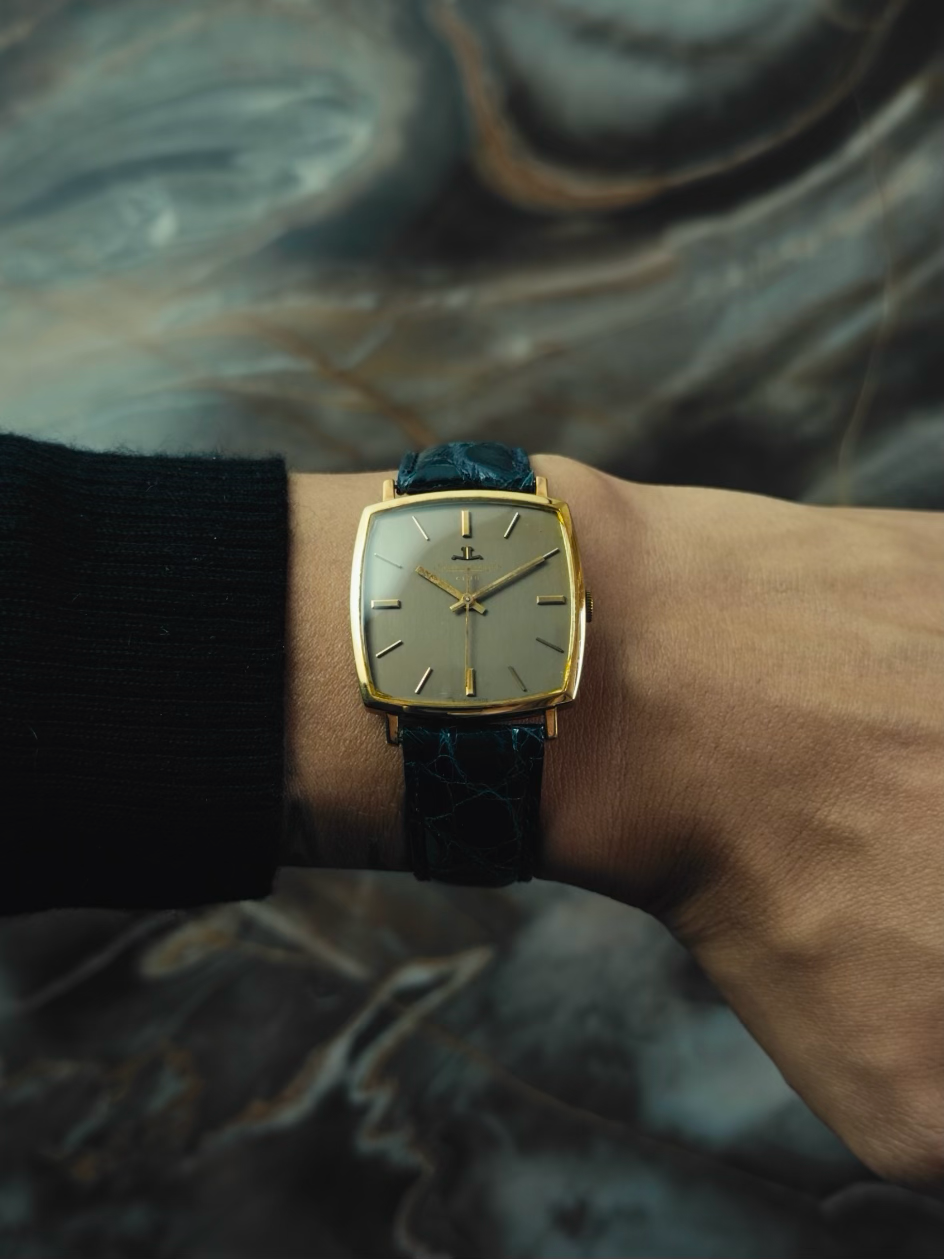 Jaeger-LeCoultre  18K Yellow Gold LECOULTRE CLUB
