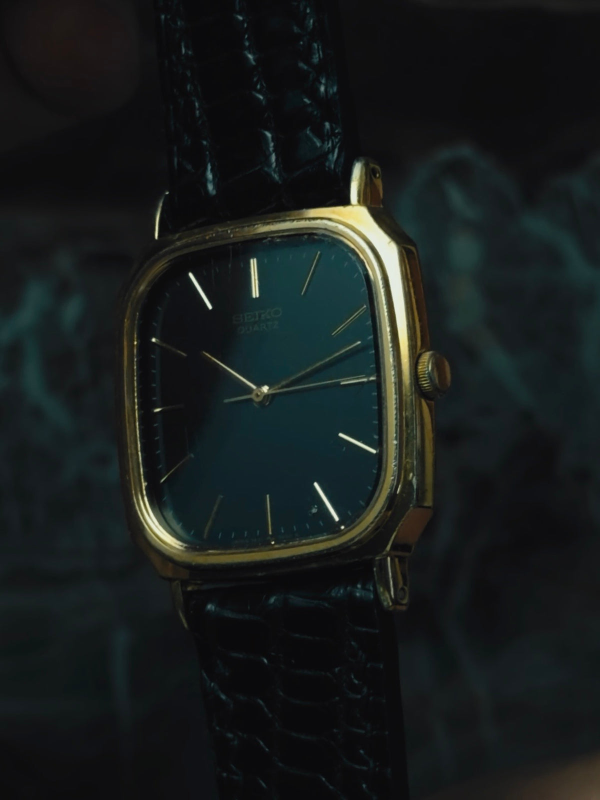 SEIKO Black Dial Gold Tone Cushion 1985