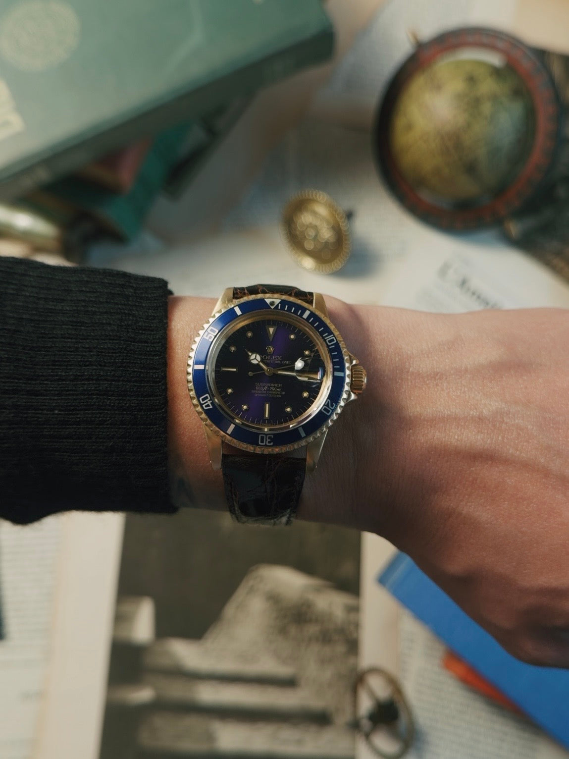 ROLEX 18k YG “PUPLE CHANGE” Nipple Blue Submariner Date 1973s