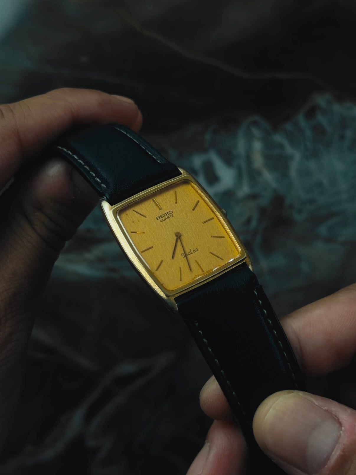 SEIKO Dolce Quartz Gold Tank Vintage 1991s