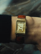LECOULTRE 10KGF “Champagne Two-Tone” 1940s｜ルクルト タンク ツートンダイアル 1940年代 ヴィンテージ時計