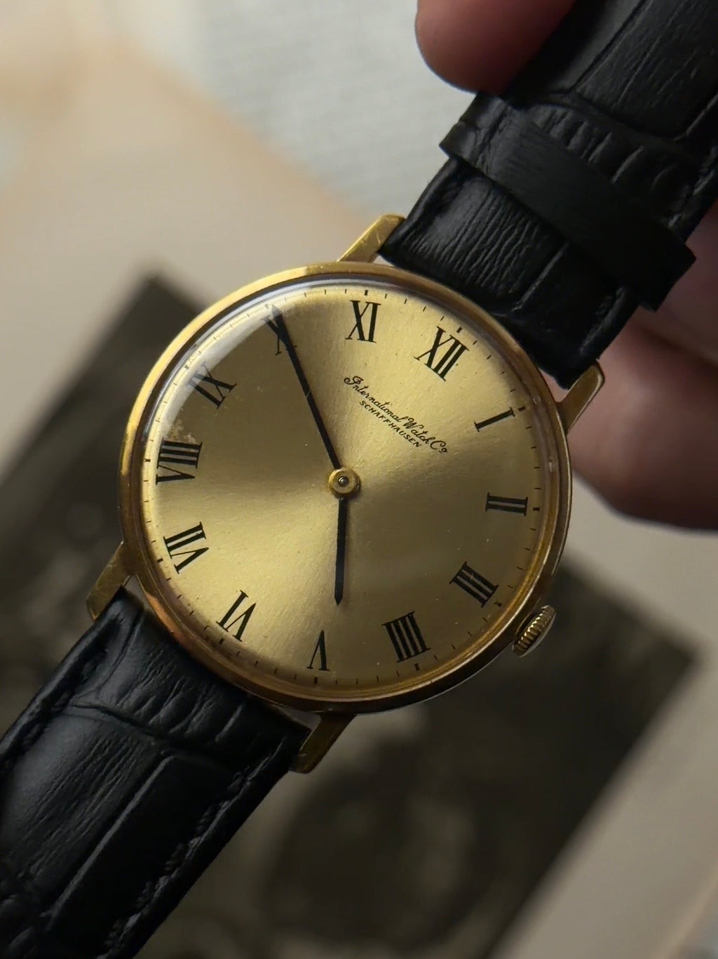 IWC R2500 18k Yellow Gold 1970s