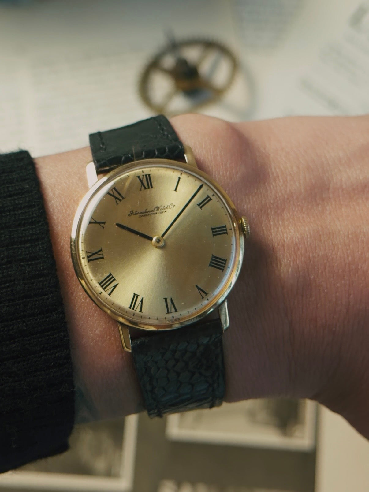 IWC R2500 18k Yellow Gold 1970s