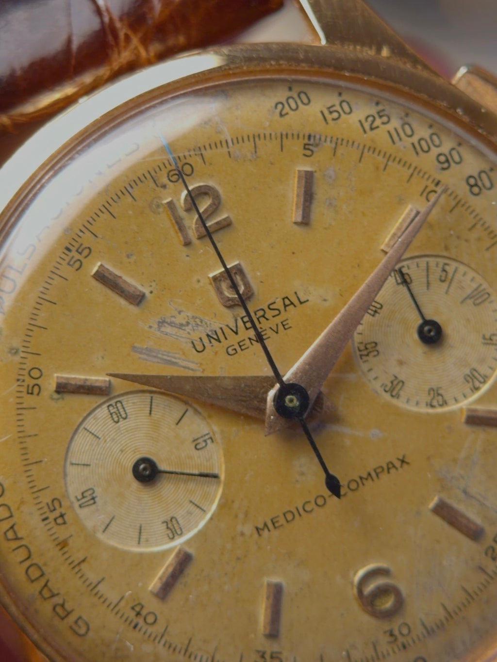 UNIVERSAL GENEVE 18k MEDICO COMPAX 1950s