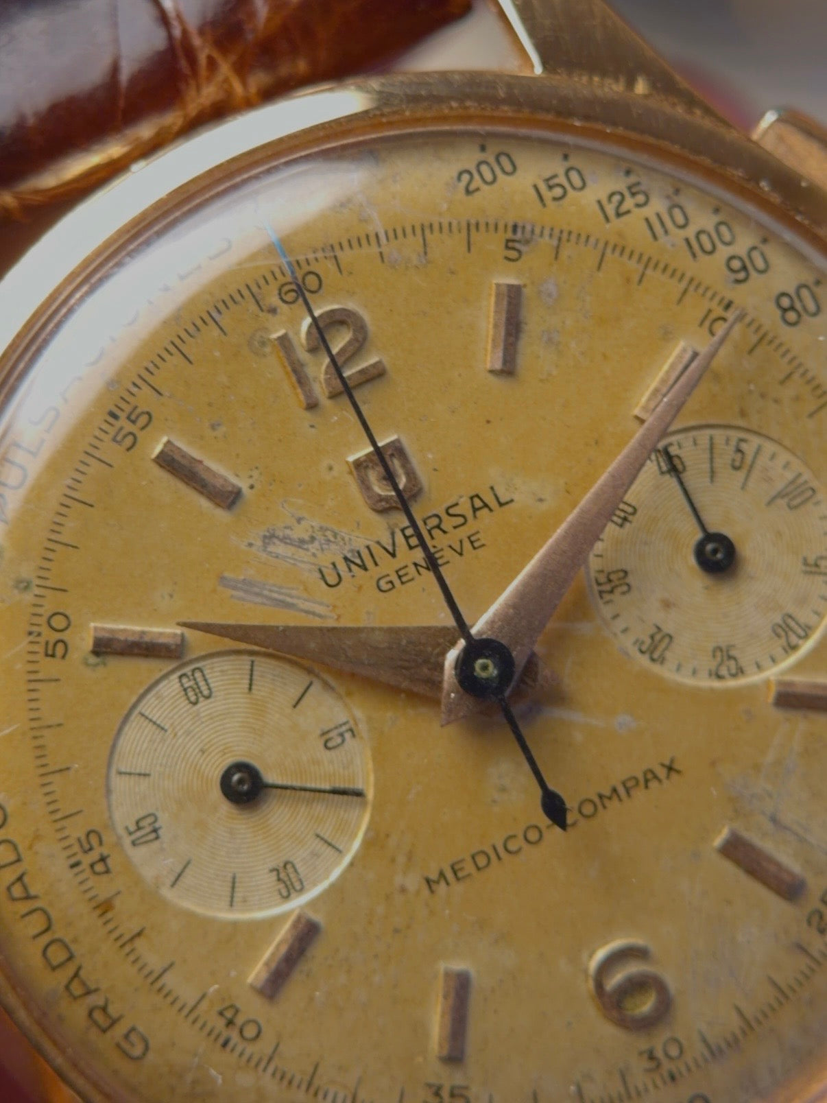 UNIVERSAL GENEVE 18k MEDICO COMPAX 1950s
