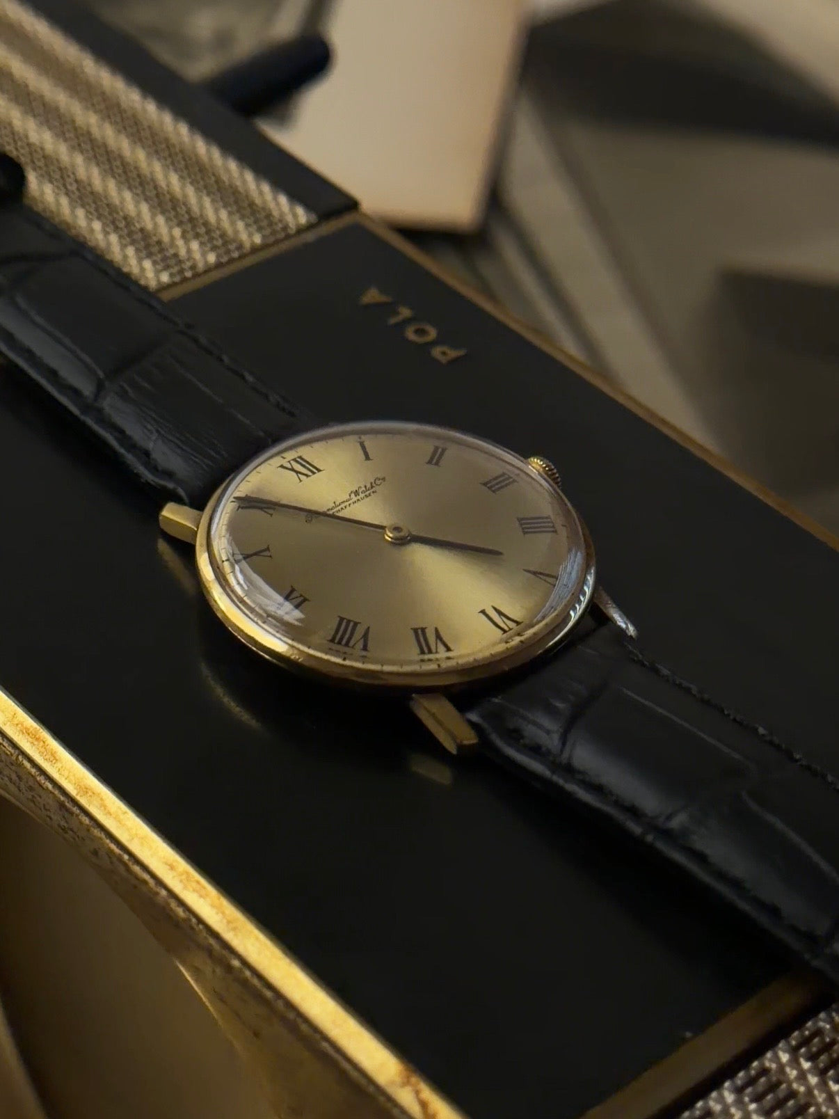 IWC R2500 18k Yellow Gold 1970s