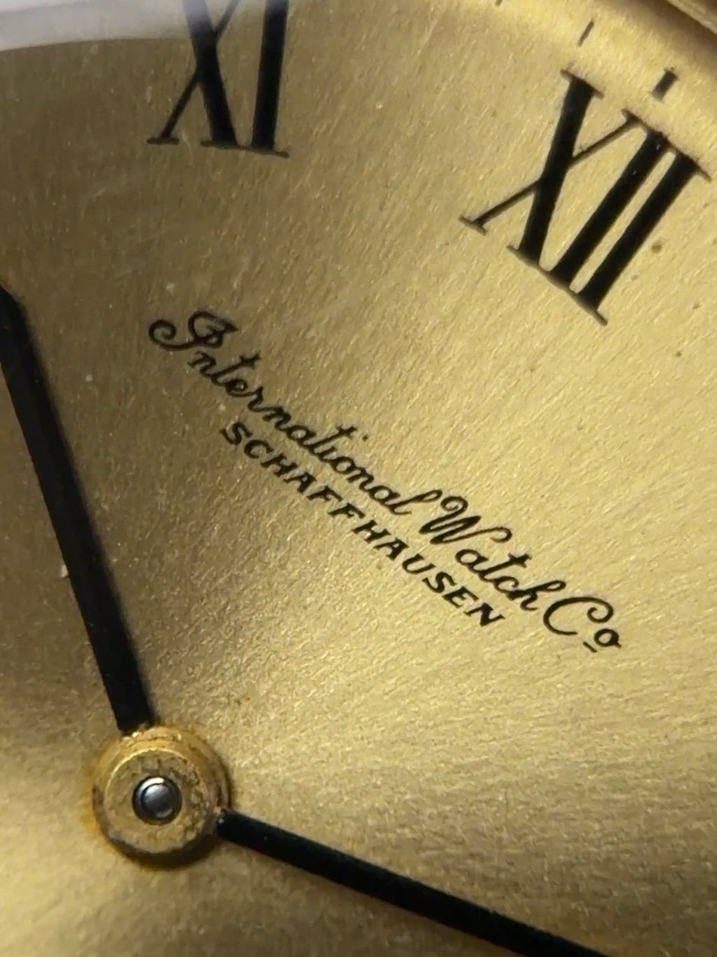 IWC R2500 18k Yellow Gold 1970s