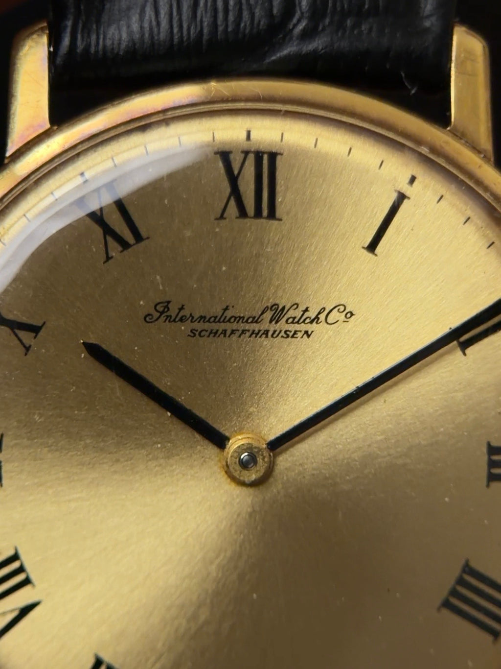 IWC R2500 18k Yellow Gold 1970s