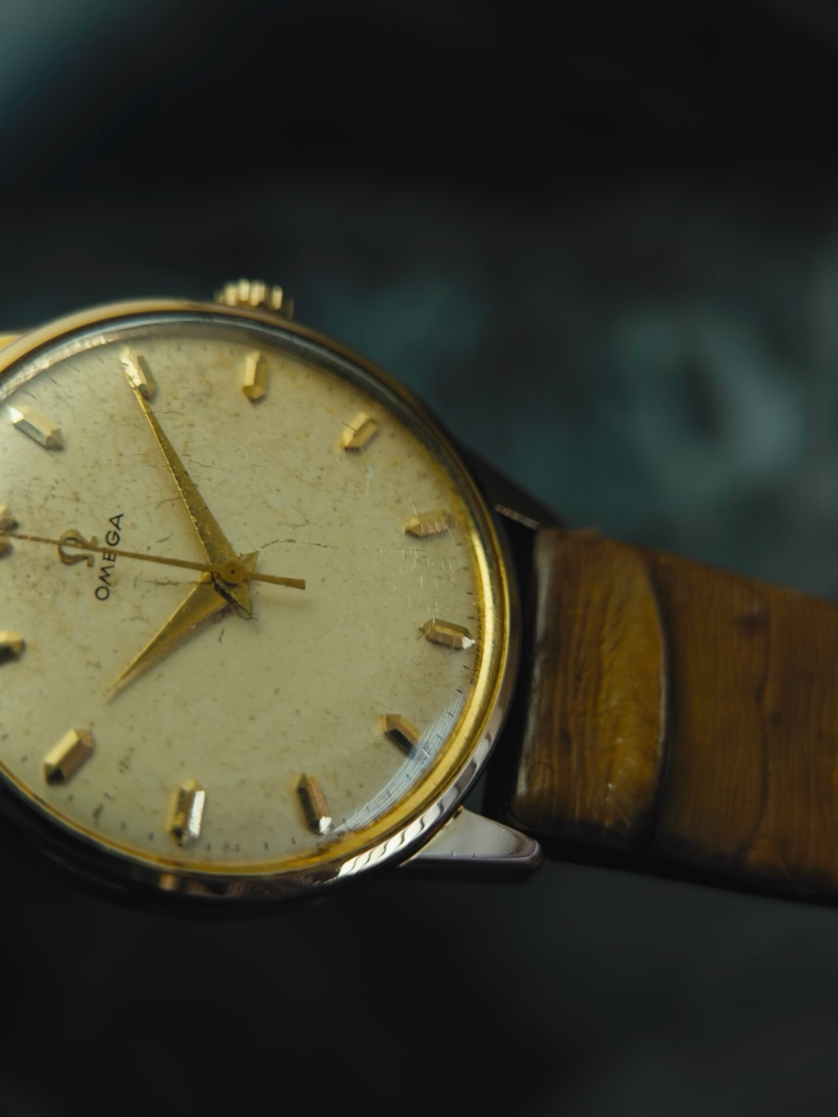 OMEGA Manual Wind GP Vintage Patina Dial 1950s