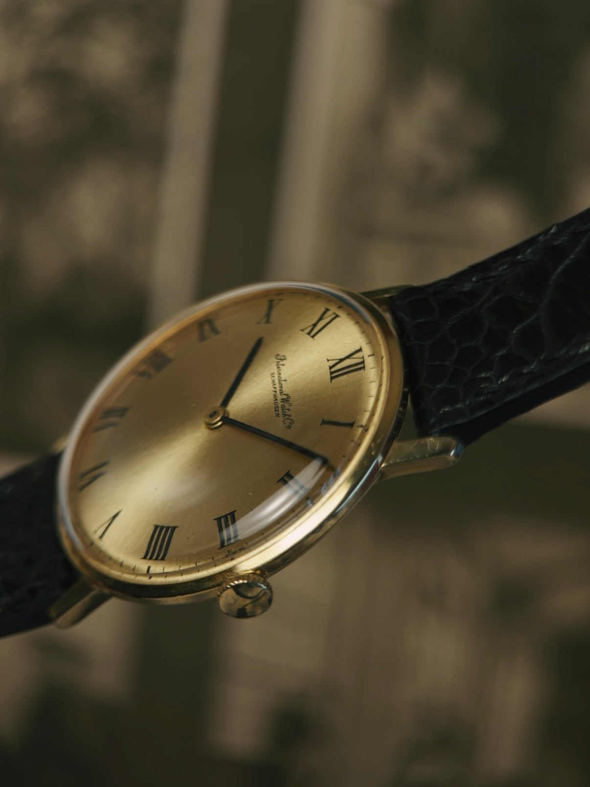 IWC R2500 18k Yellow Gold 1970s