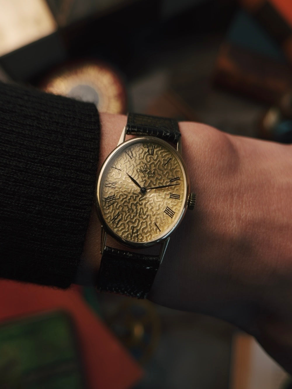 OMEGA Geneve GP Oval Texture 1970s