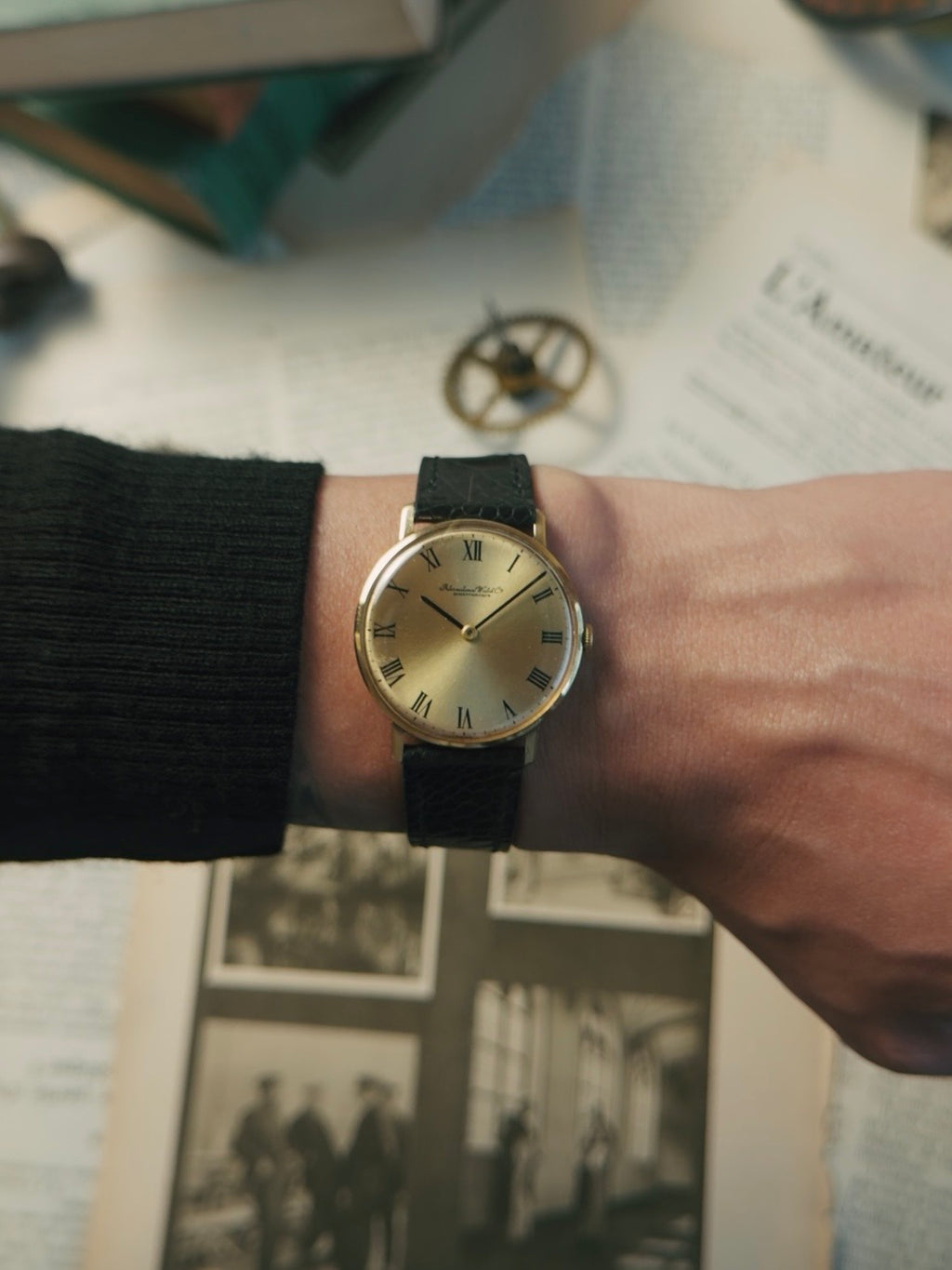 IWC R2500 18k Yellow Gold 1970s