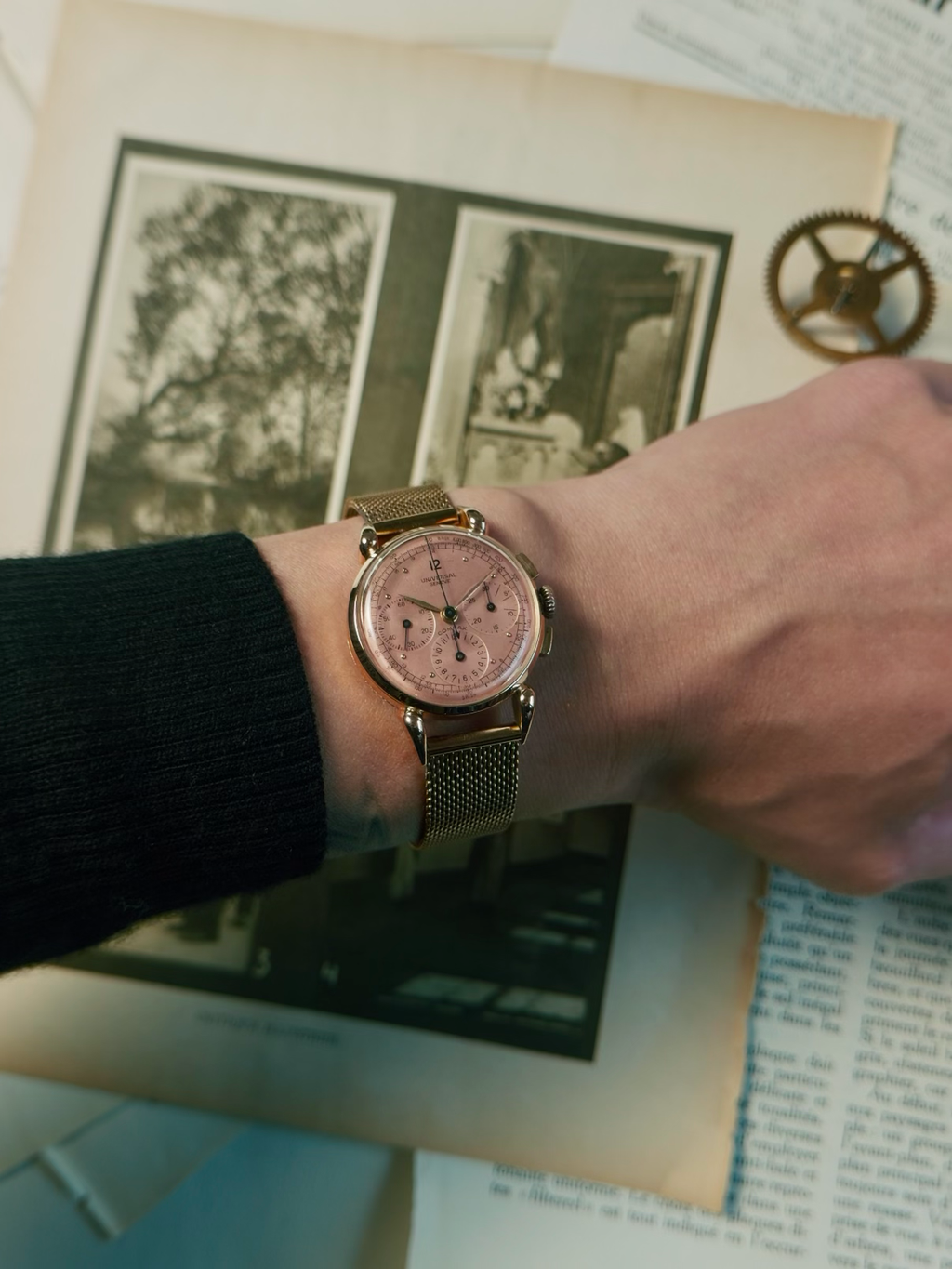 UNIVERSAL GENEVE 18k RED GOLD COMPAX BIG HORN LUG  1945s