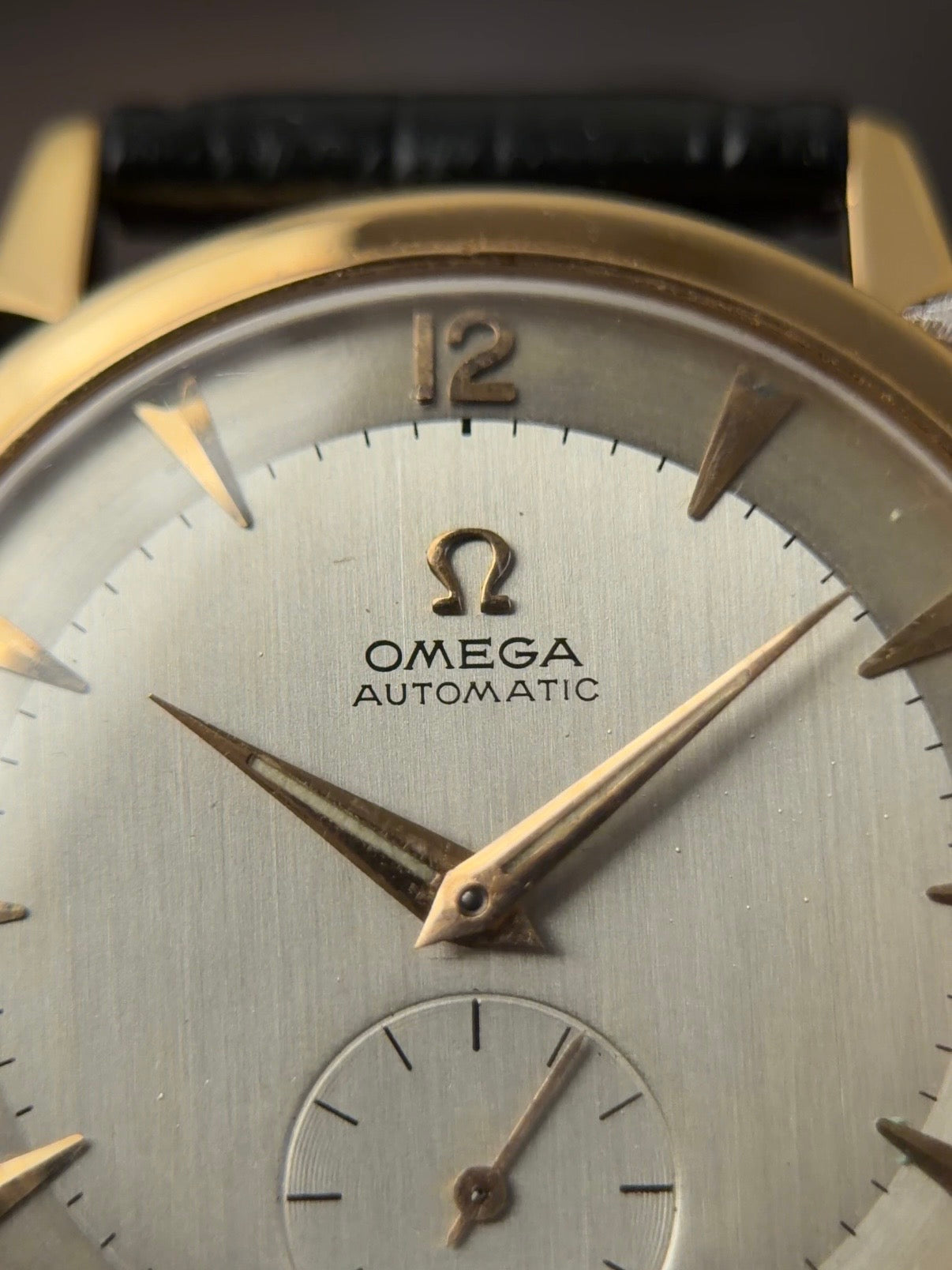 OMEGA 2709 18k Yellow Gold 1952s