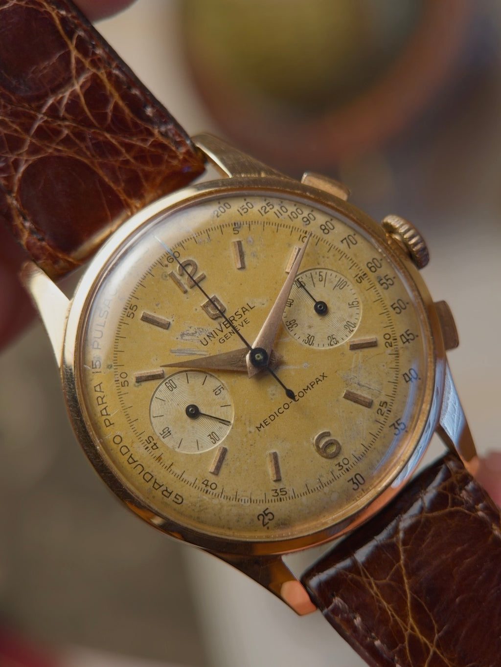 UNIVERSAL GENEVE 18k MEDICO COMPAX 1950s