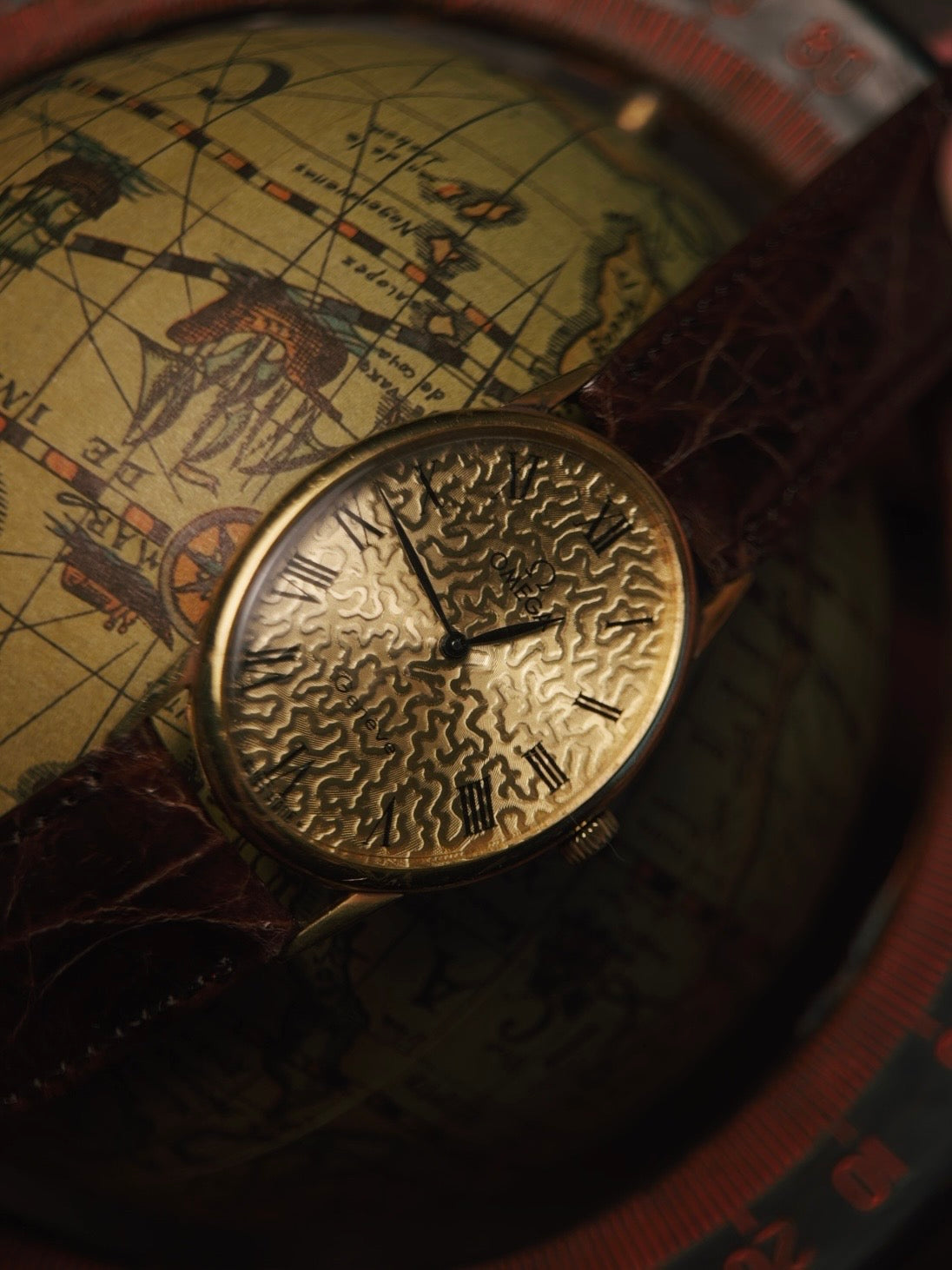 OMEGA Geneve GP Oval Texture 1970s