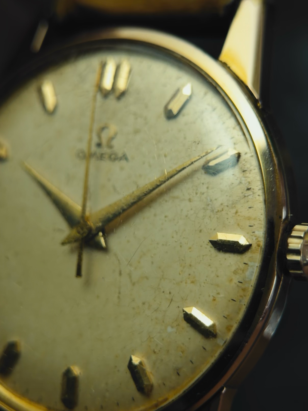 OMEGA Manual Wind GP Vintage Patina Dial 1950s