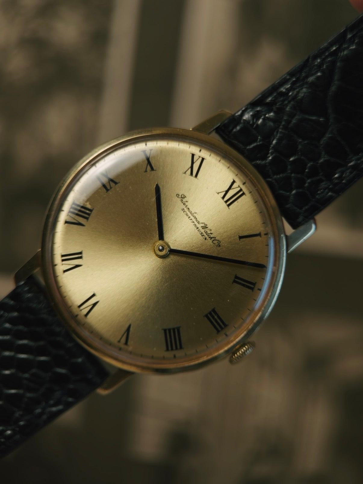 IWC R2500 18k Yellow Gold 1970s