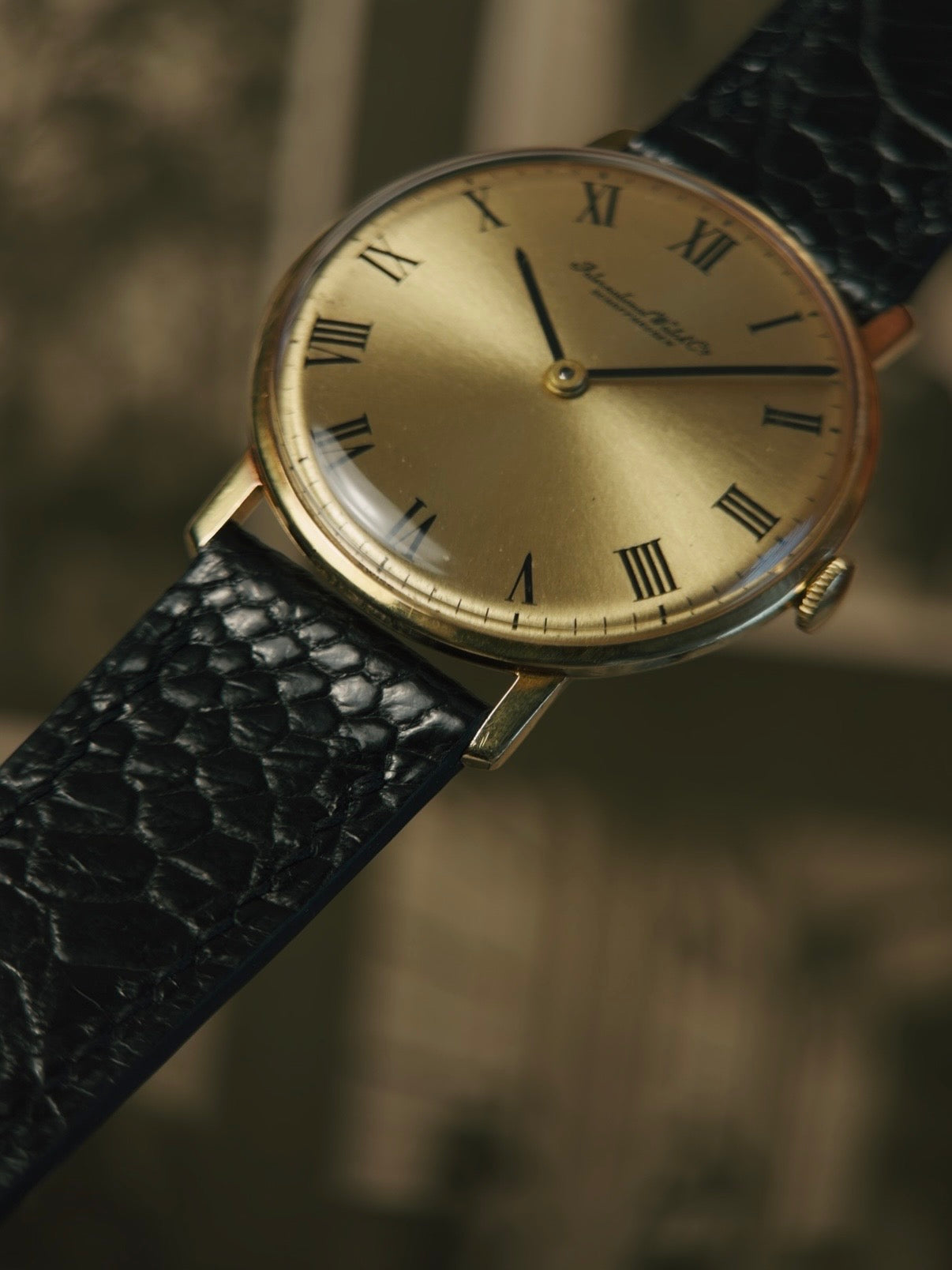 IWC R2500 18k Yellow Gold 1970s