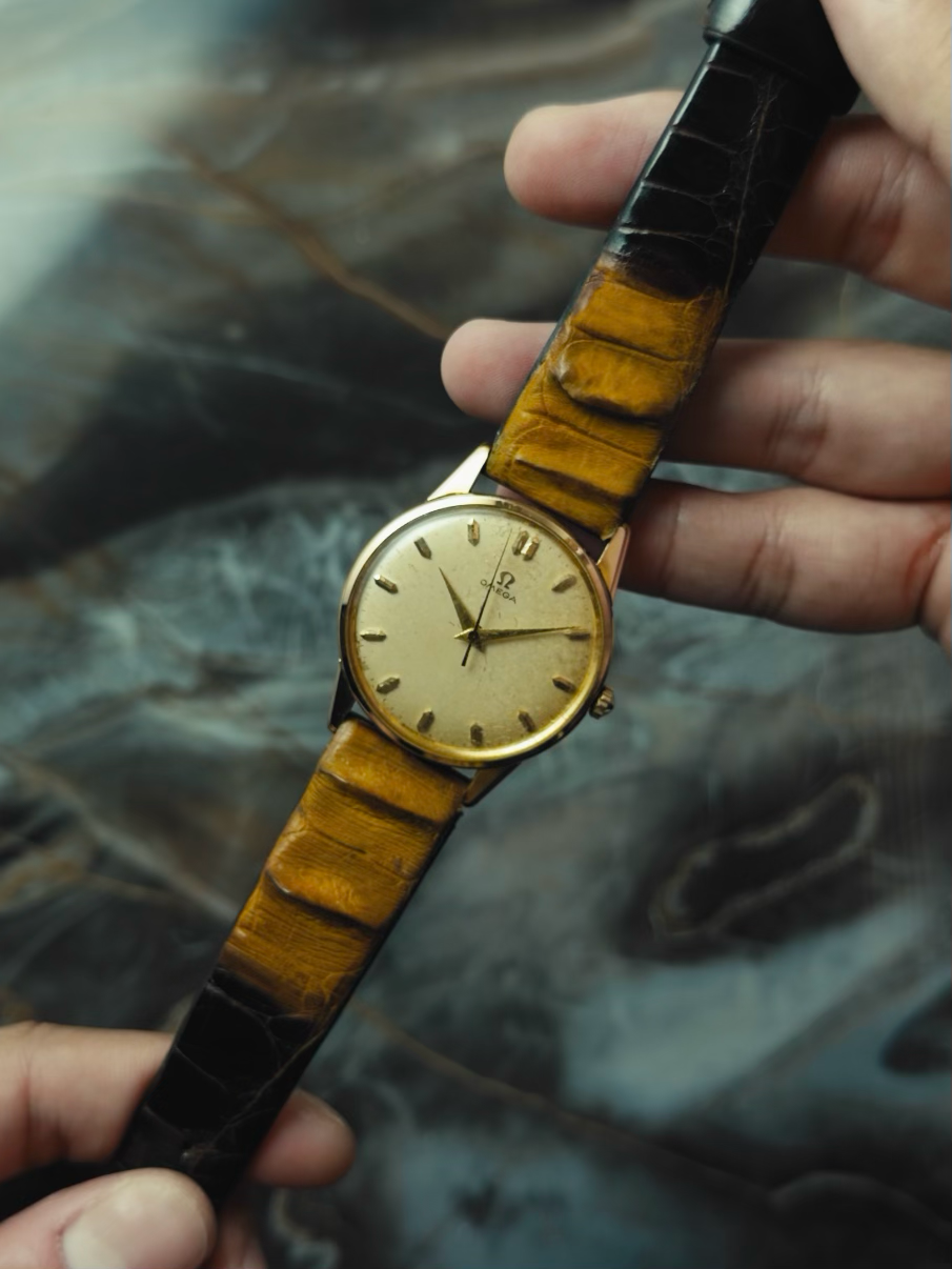 OMEGA Manual Wind GP Vintage Patina Dial 1950s