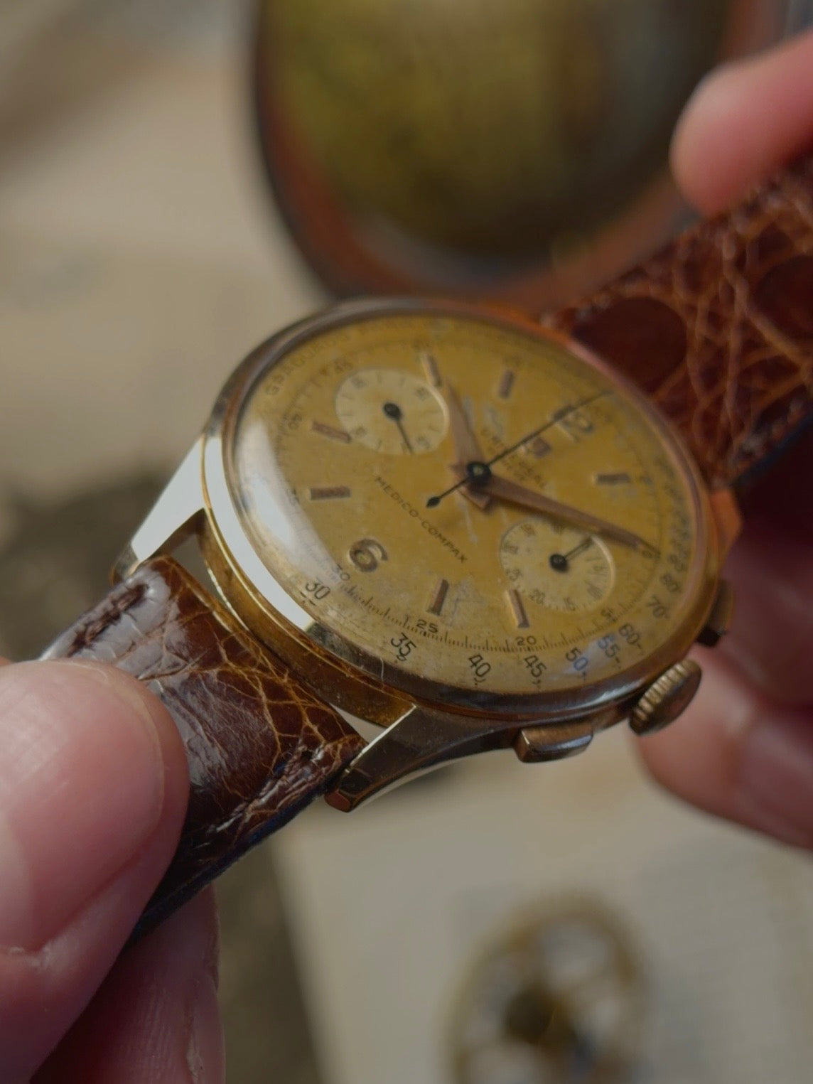 UNIVERSAL GENEVE 18k MEDICO COMPAX 1950s