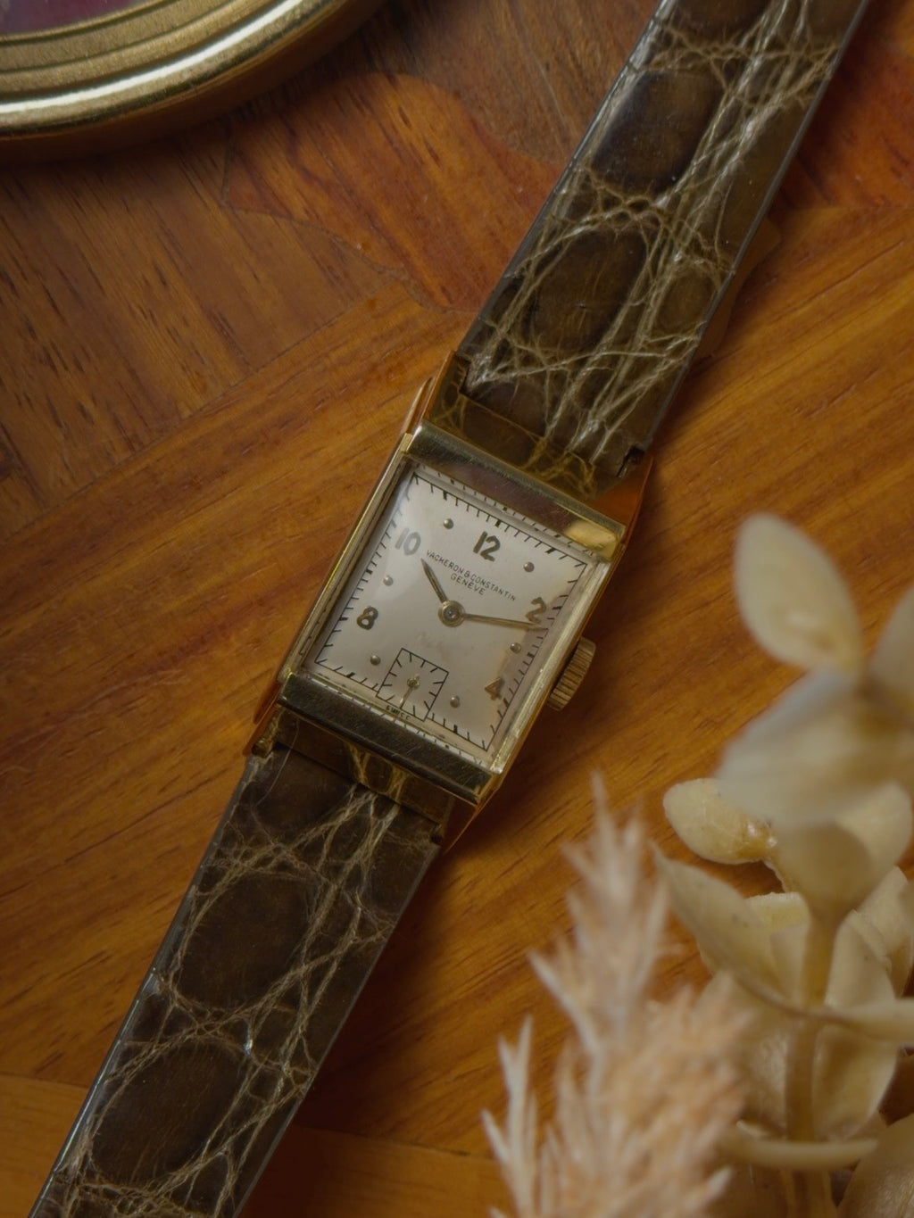 VACHERON CONSTANTIN 18k REQUTANGULAR 1940s