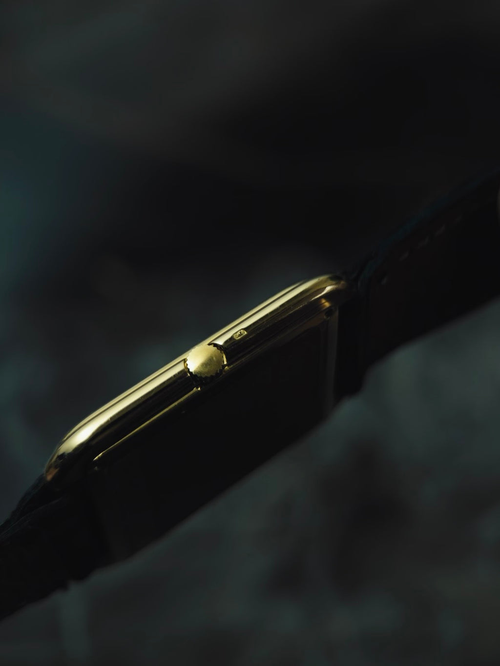 IWC Tank Onyx black Diamonds UAE 18k Solid gold Clous de Paris guilloche 1980s