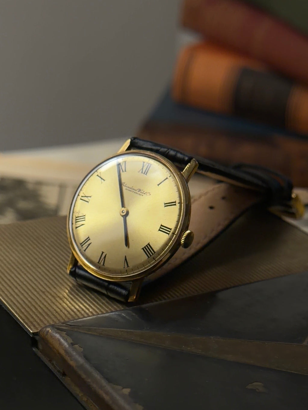 IWC R2500 18k Yellow Gold 1970s