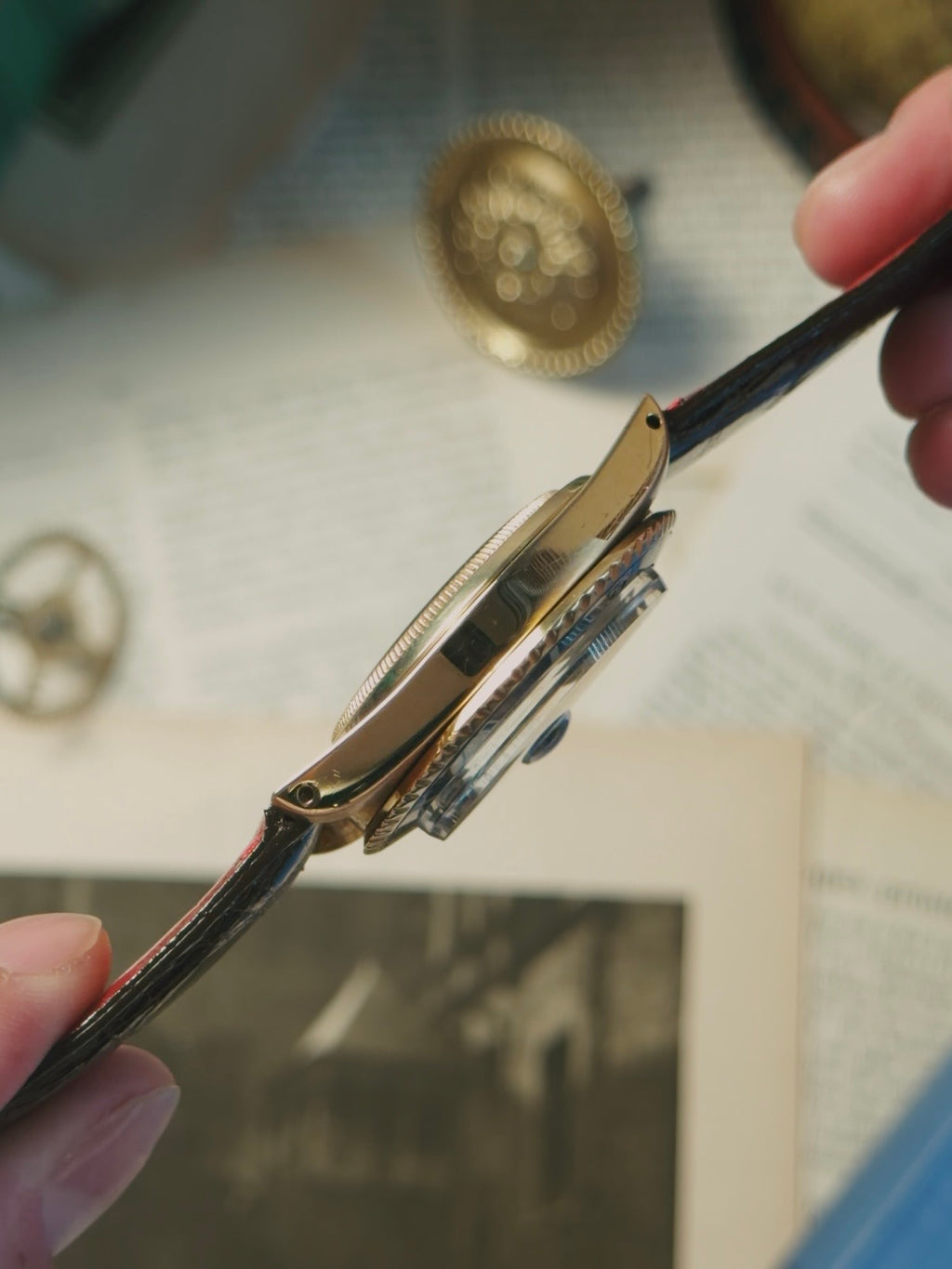 ROLEX 18k YG “PUPLE CHANGE” Nipple Blue Submariner Date 1973s