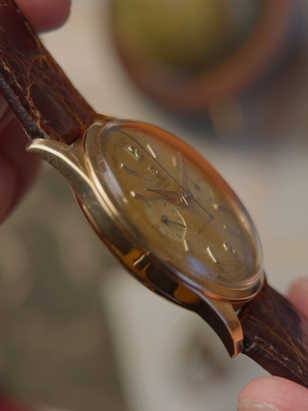 UNIVERSAL GENEVE 18k MEDICO COMPAX 1950s