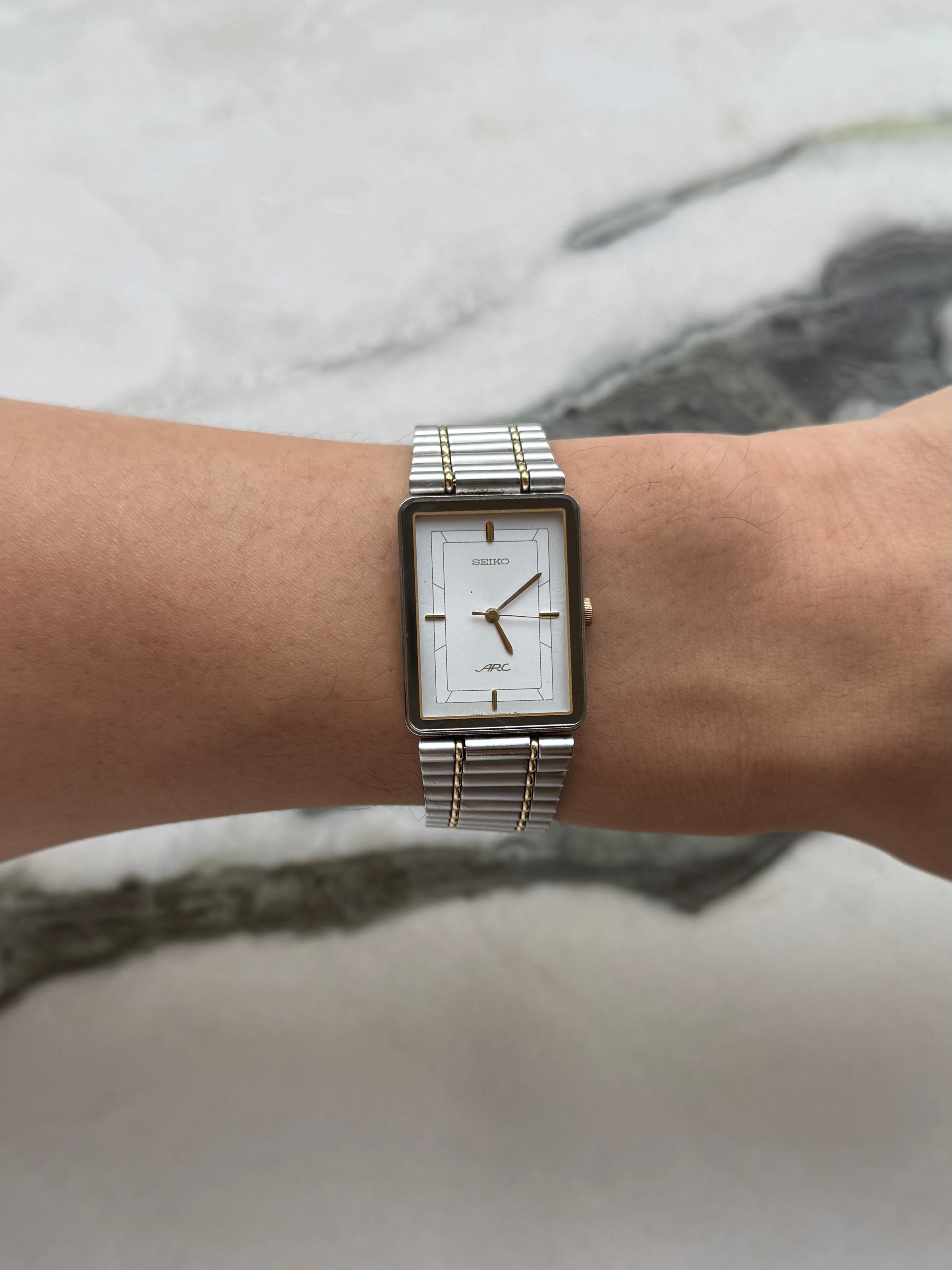 SEIKO ARC “Double Frame Dial” Quartz 1985s