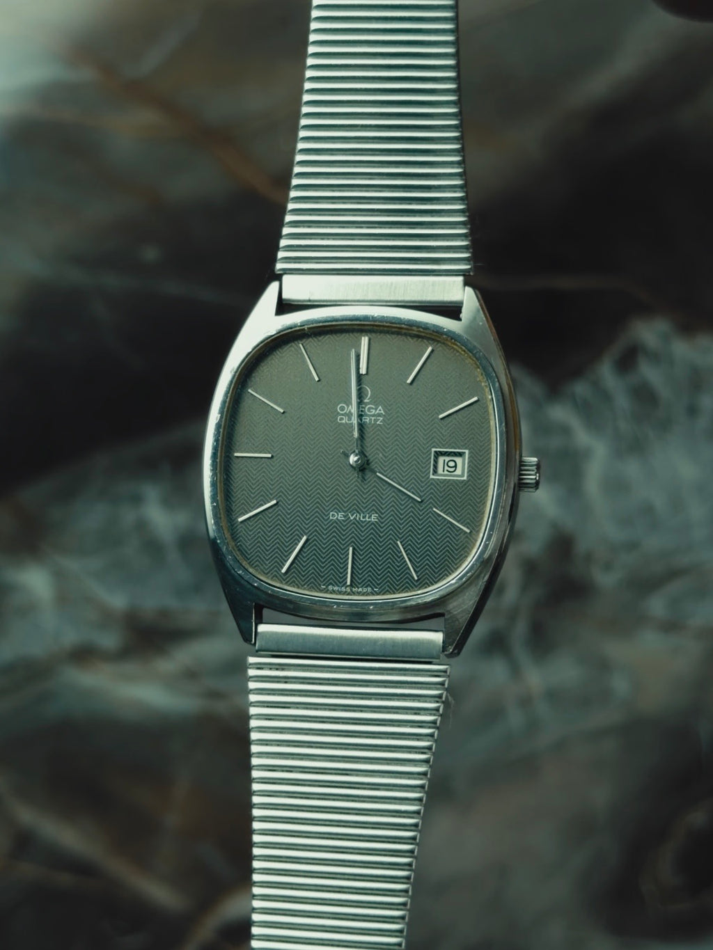 OMEGA De Ville Herringbone Dial Cushion Case 1970s