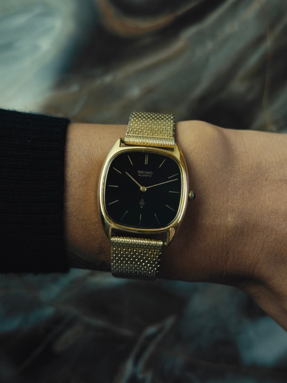 SEIKO Black Dial Gold Tonneau Quartz 1970s