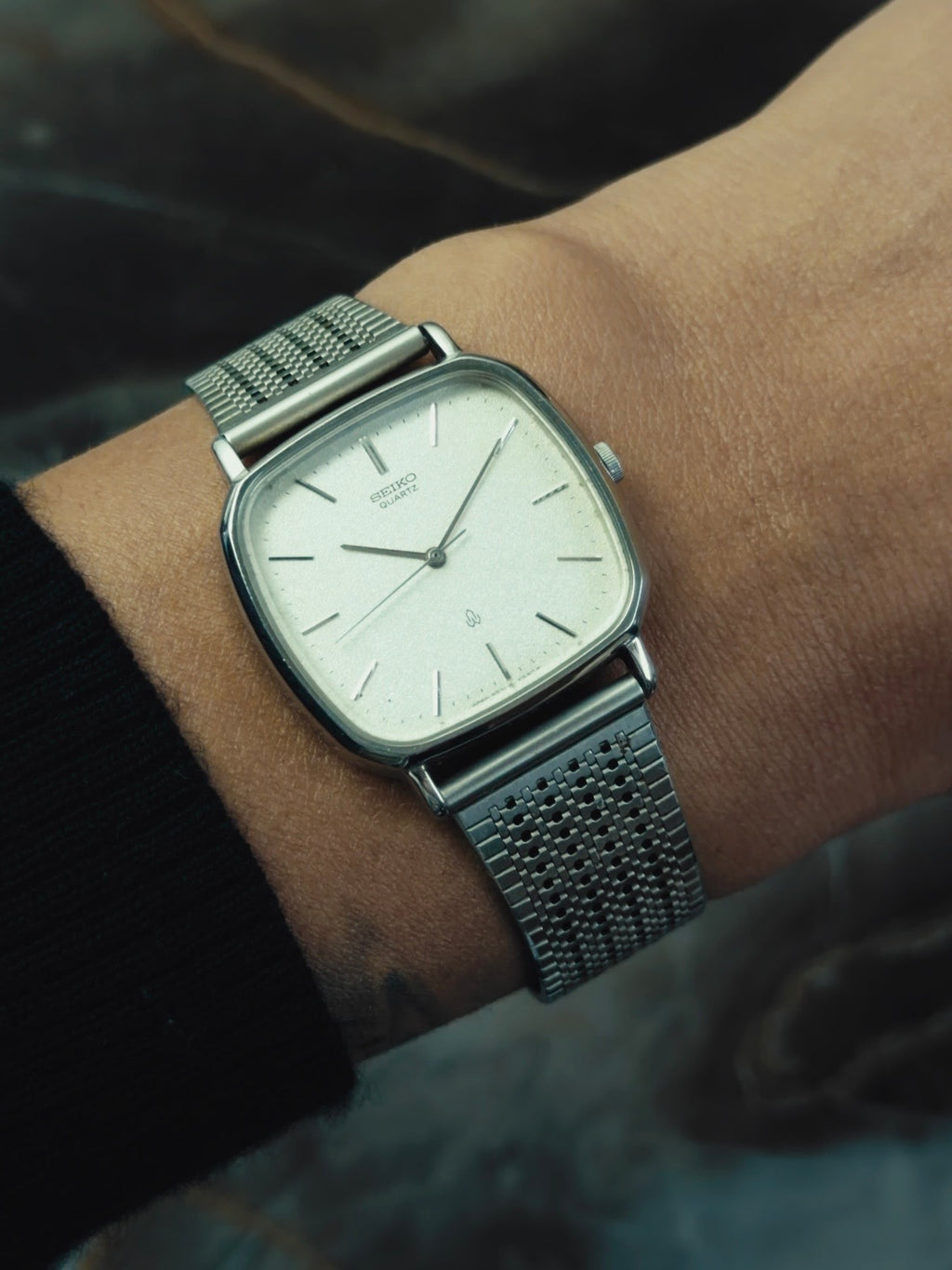 SEIKO Silver Texture Dial Cushion Case Quartz 1980s