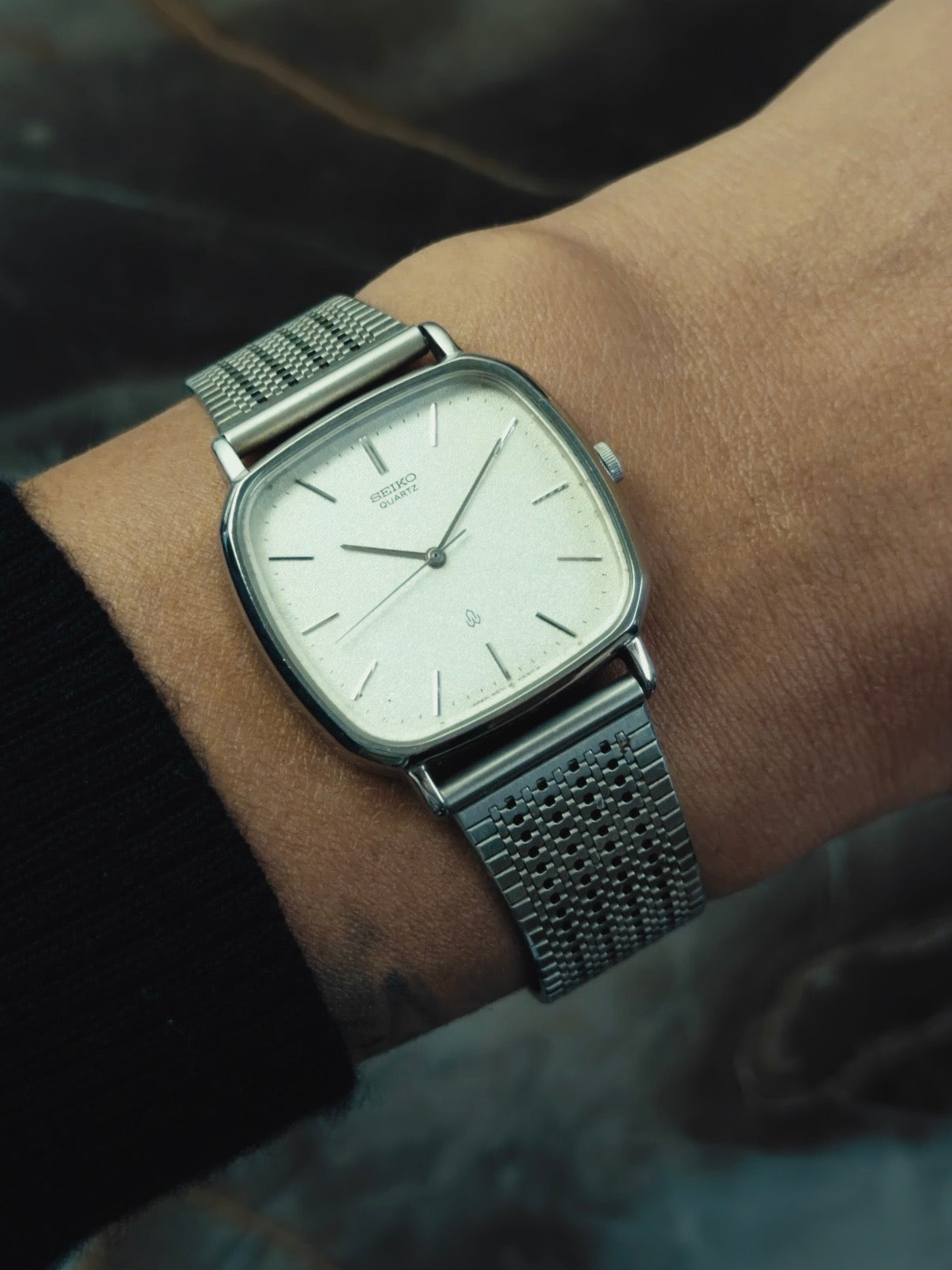 SEIKO Silver Texture Dial Cushion Case Quartz 1980s