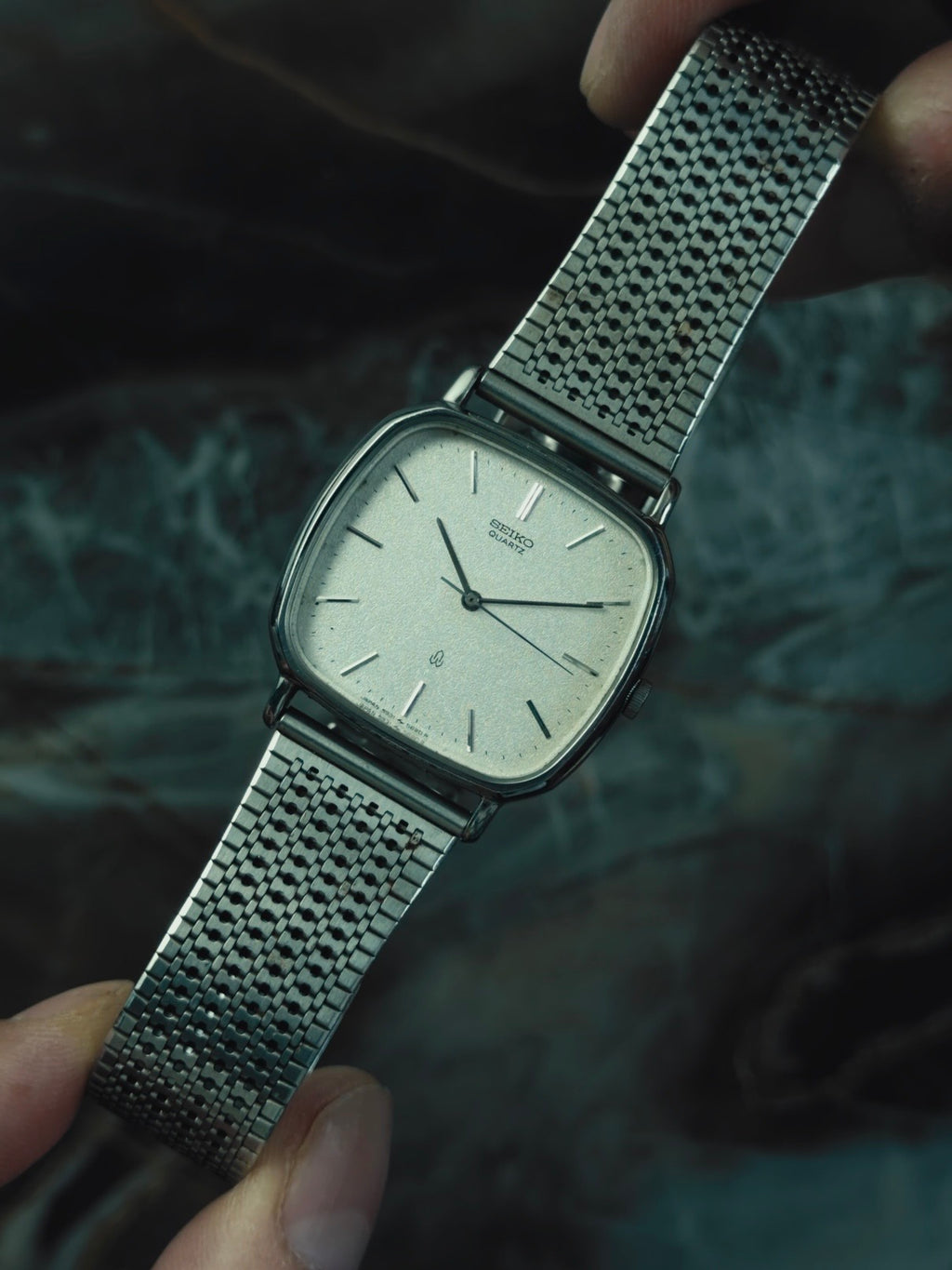 SEIKO Silver Texture Dial Cushion Case Quartz 1980s