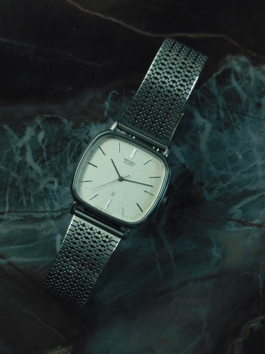 SEIKO Silver Texture Dial Cushion Case Quartz 1980s