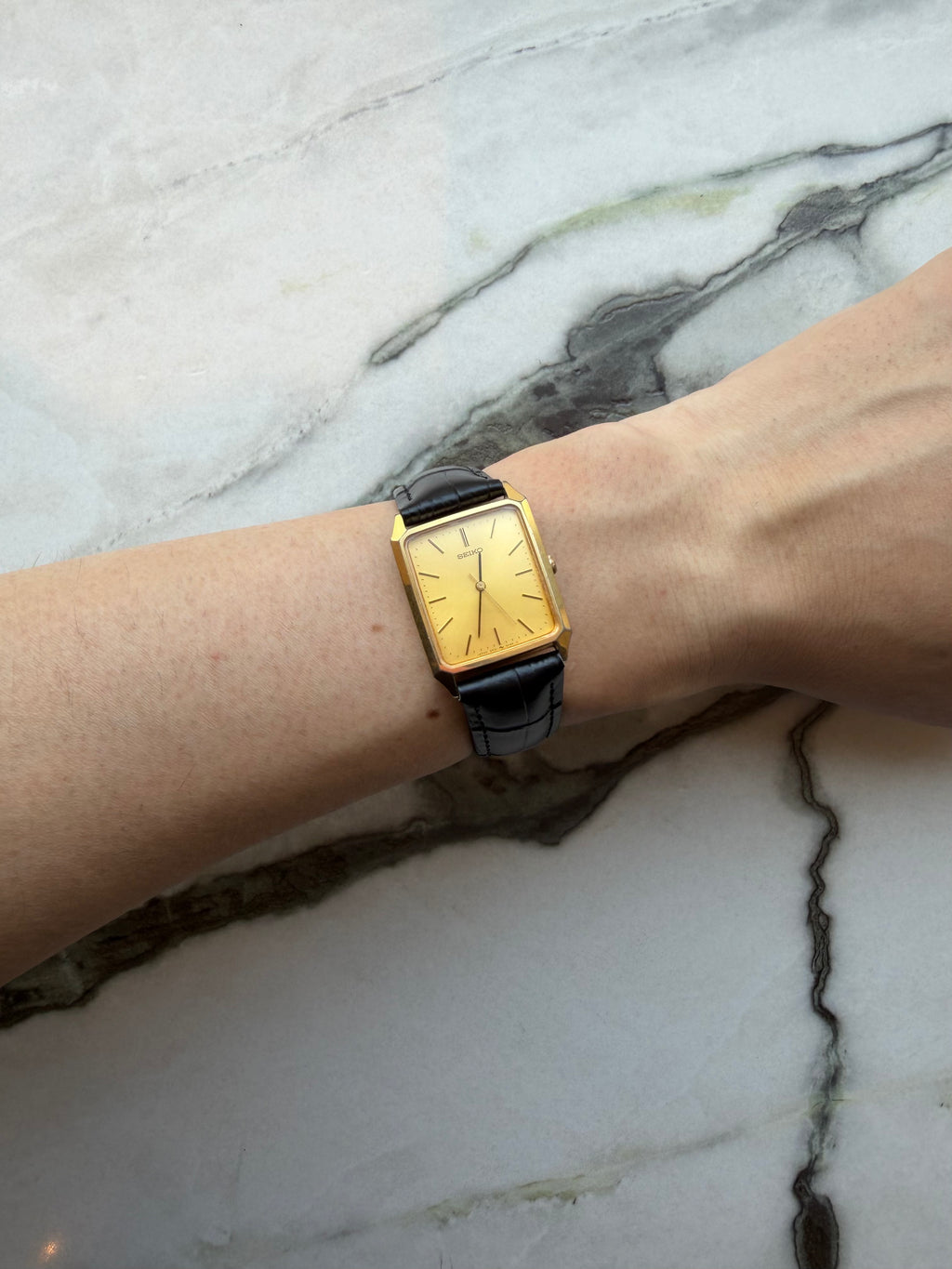 SEIKO Quartz “Gold Square” 1990