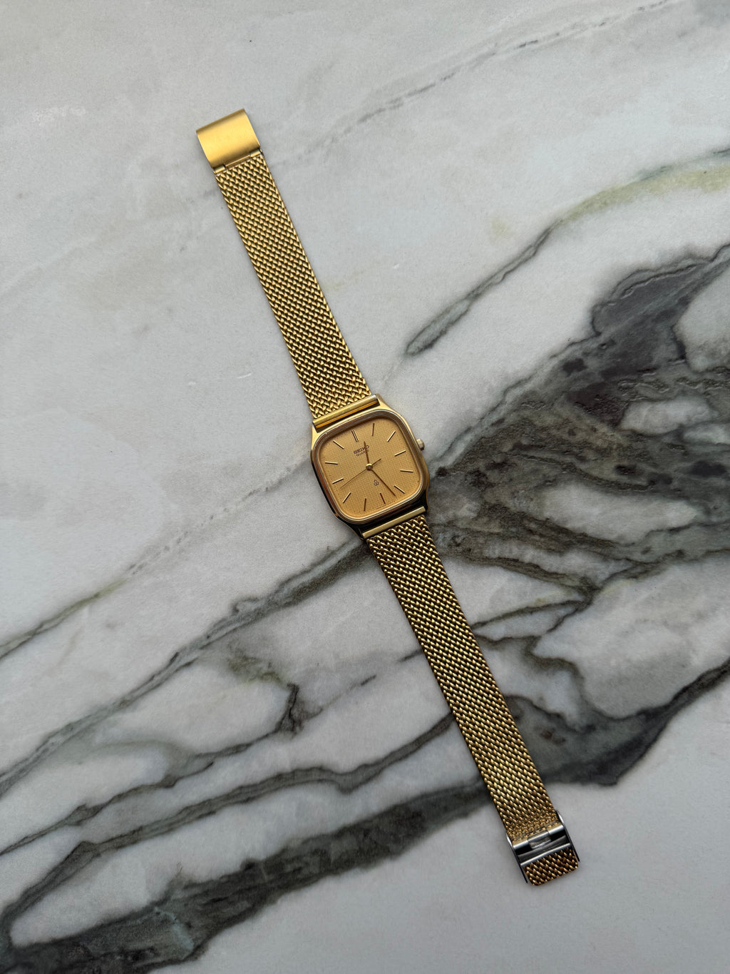 SEIKO Quartz “Cascade Gold Dial” 1983