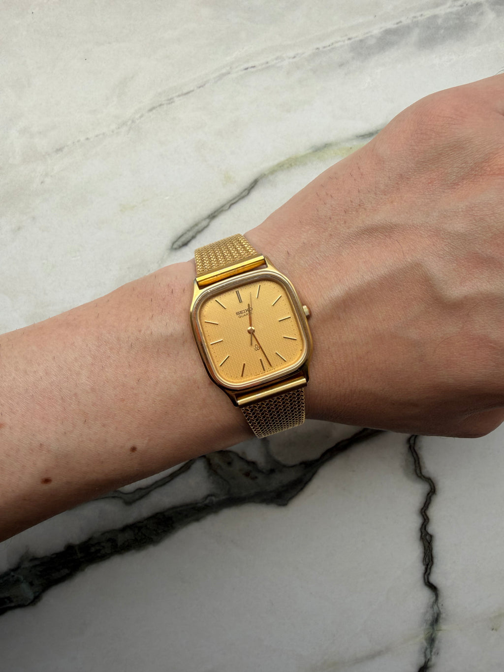 SEIKO Quartz “Cascade Gold Dial” 1983