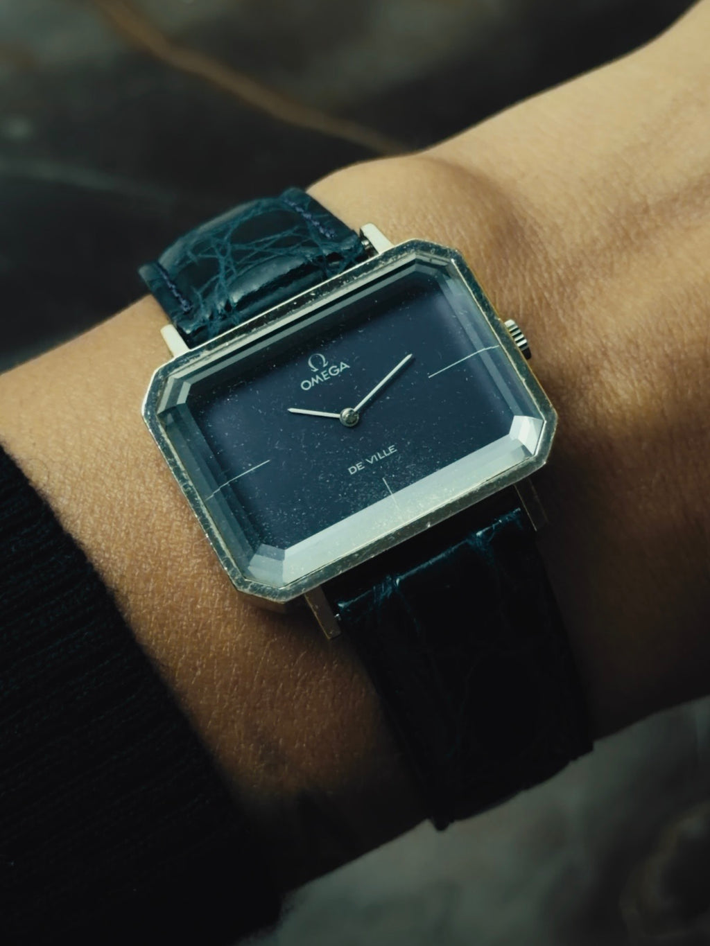 OMEGA De Ville Andrew Grima Faceted Crystal Blue Dial 1970s