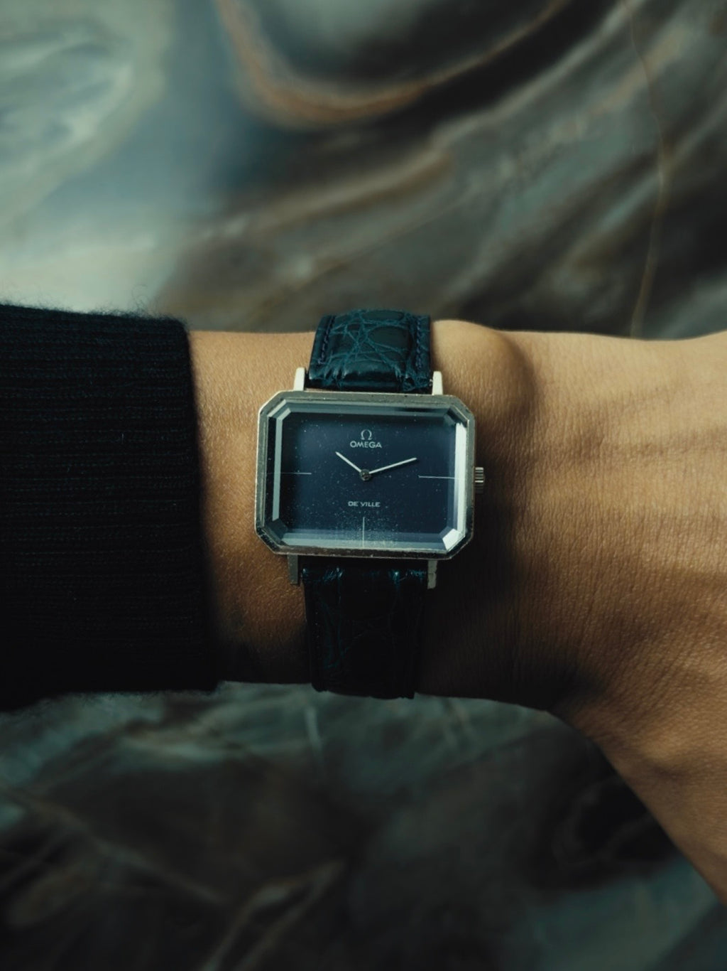 OMEGA De Ville Andrew Grima Faceted Crystal Blue Dial 1970s