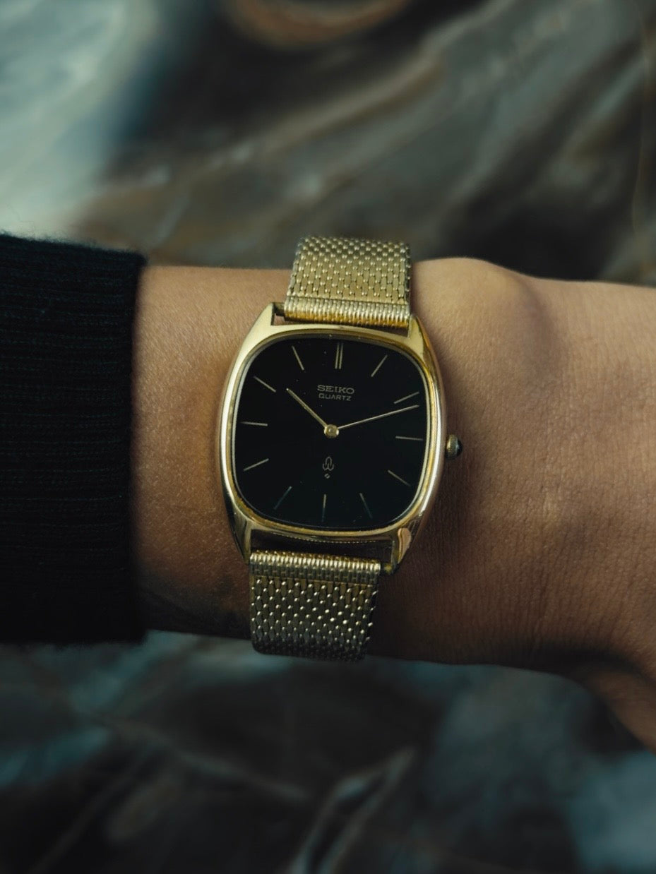 SEIKO Black Dial Gold Tonneau Quartz 1970s