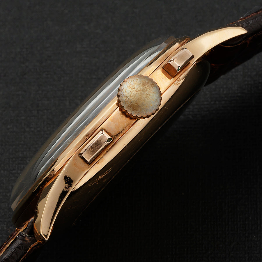UNIVERSAL GENEVE 18k MEDICO COMPAX 1950s