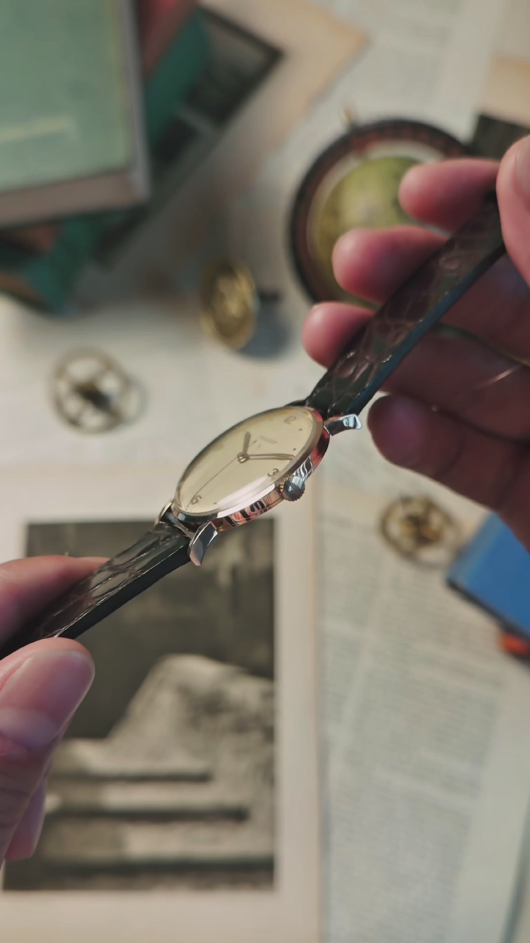 Jaeger-LeCoultre 18k Rose Gold WIDE ROUND 1940-50s